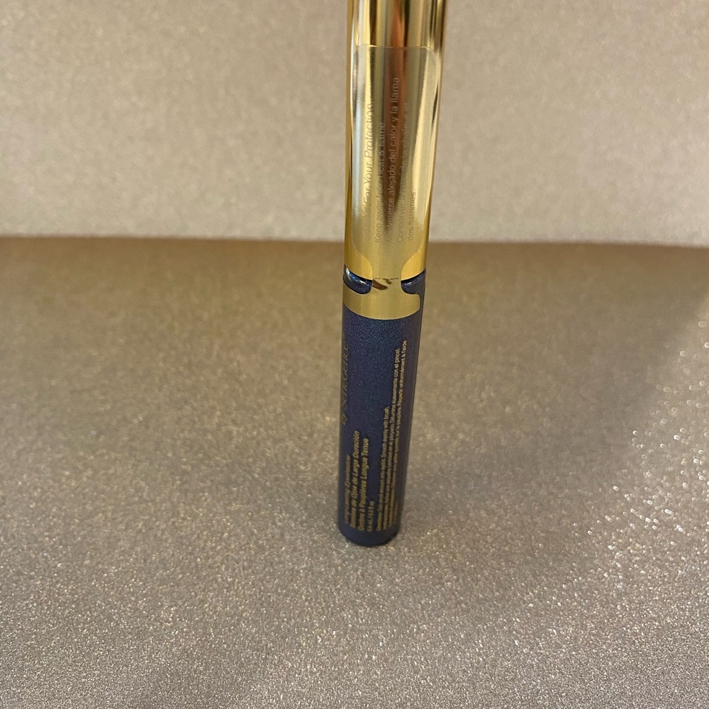 SeneGence Oasis Glitter Eyeshadow - Vibrant Blue - Picture 3 of 4